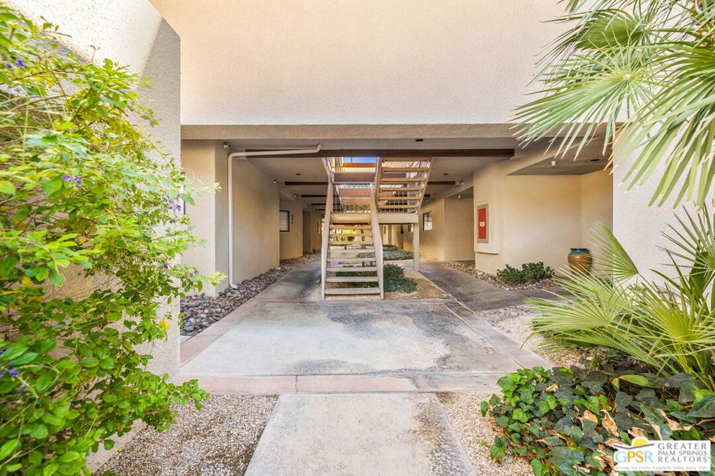 Villa Caballeros - Residential