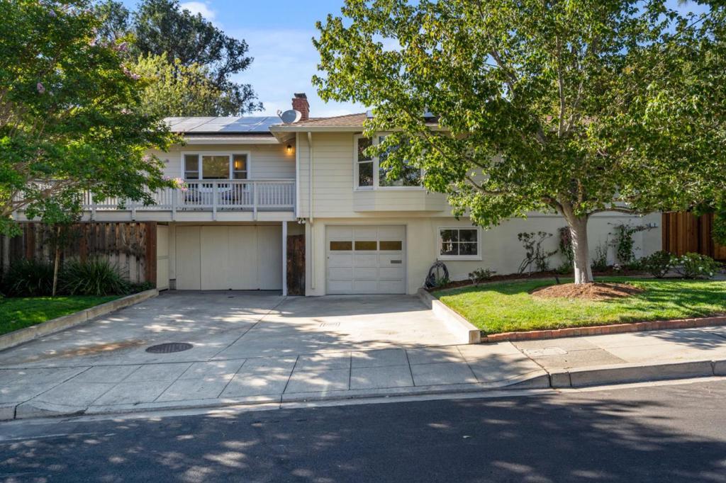 2 Beverly Drive