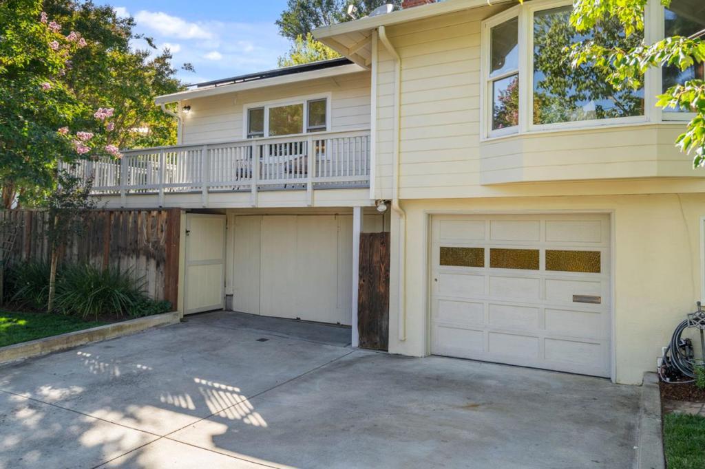 2 Beverly Drive