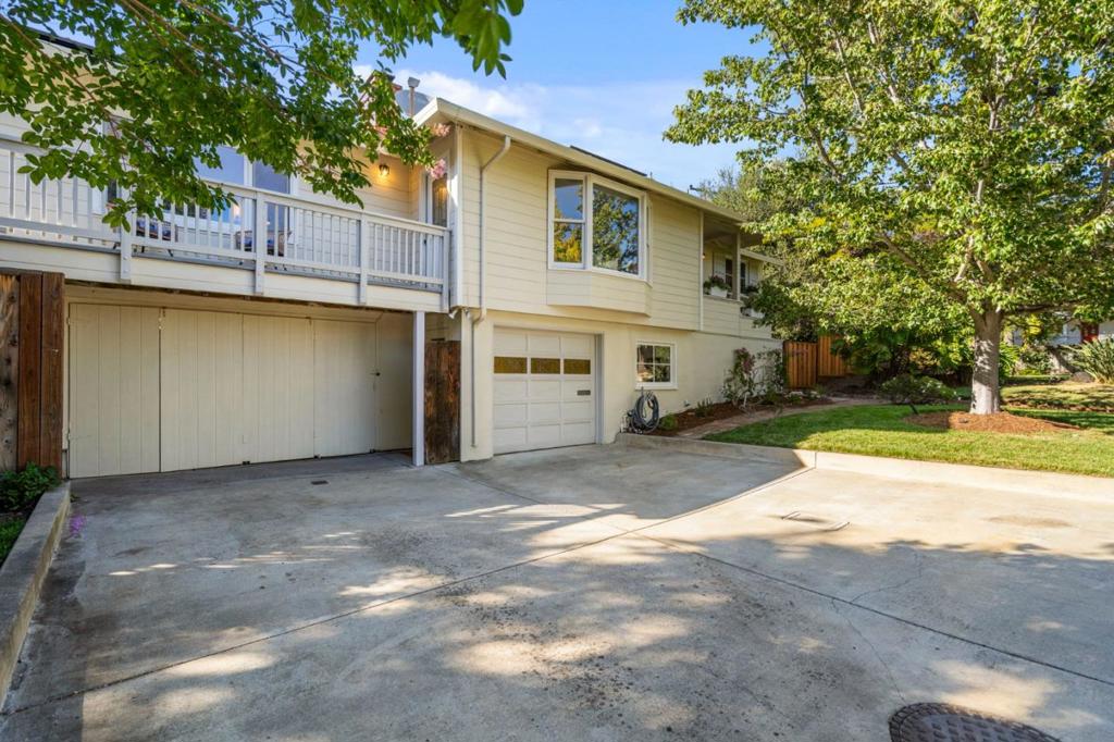 2 Beverly Drive