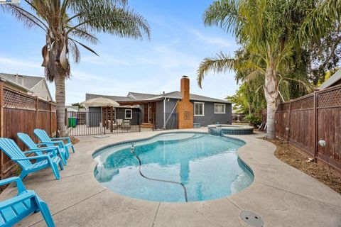 Photo of 15102 Chapel Ct, San Leandro, CA 94579 (MLS # 41111218) Photo of 15102 Chapel Ct, San Leandro, CA 94579 (MLS # 41111218)