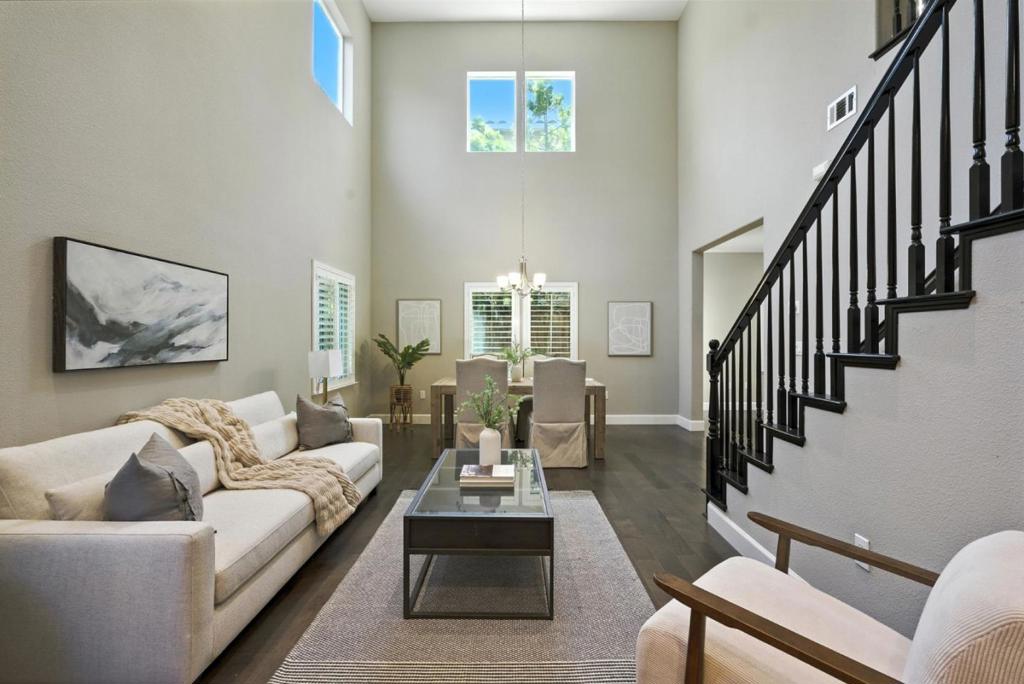 830 Skycrest Drive