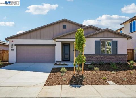 Photo of 508 Spruce Waly, Oakley, CA 94561 (MLS # 41142768)