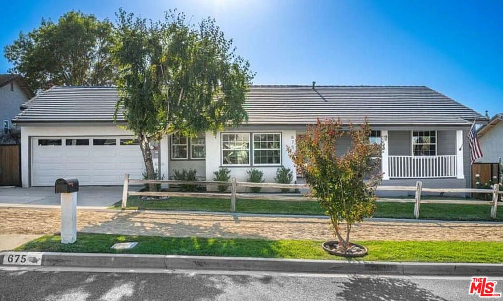 Photo of 675 Languid Lane, Simi Valley, CA 93065 (MLS # 25579833)