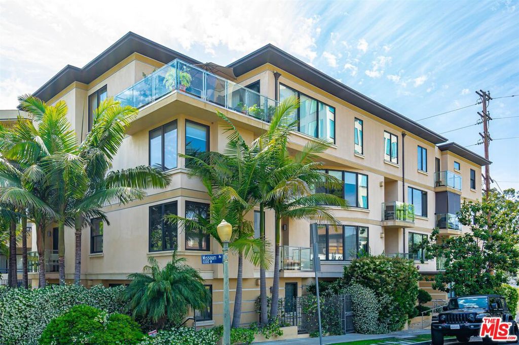Stunning contemporary 3 bedroom, 3.5 bathroom condo one block from the popular Westfield Century City and minutes to Beverly Hills. The nearly 2,500 sqft living quarters has a chef's kitchen with Viking appliances, office area with private patio, dining room and a large living room with fireplace and expansive private veranda perfect for evening cocktails. The spacious primary suite has a fireplace, walk-in closet and a beautiful bathroom with dual sinks and separate tub and shower. Additional amenities include in-unit laundry, a private storage room and 2 tandem parking spaces in a gated garage. This condo offers luxury living in a prime Los Angeles neighborhood.