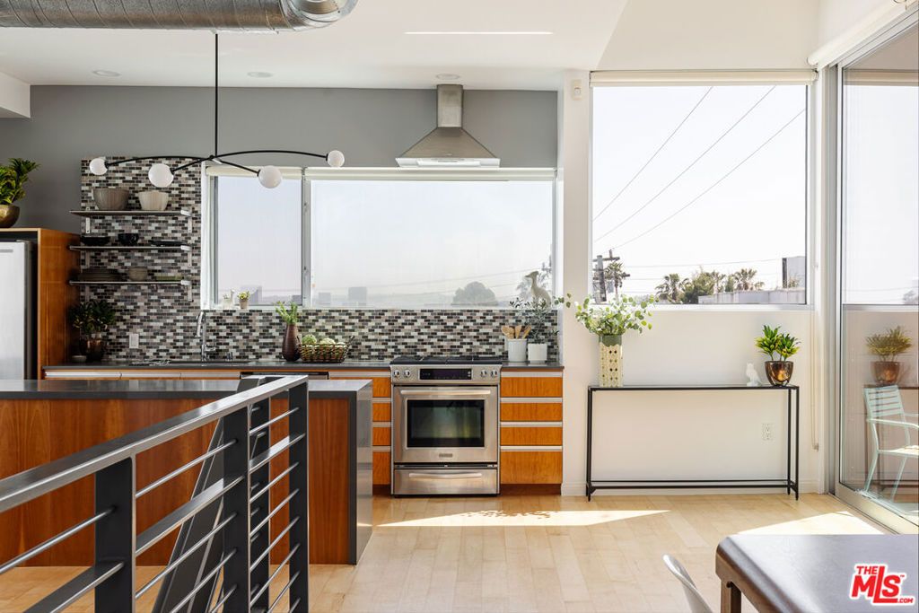 Photo of 1137 Hacienda Place #107, West Hollywood, CA 90069 (MLS # 25592769)
