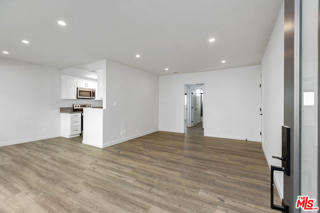 Welcome to 3622 Keystone, located in the charming neighborhood of Palms. Close to downtown Culver City, and ease of access to the 10 and 405 freeways. 3622 Keystone is a renovated 8-unit building with 2 stories and assigned parking. Residence #2 is a beautiful 1x1 unit located on the first floor with a patio off of the master bedroom. All new stainless steel kitchen appliances, and in-unit washer/dryer make for ease of living. The large windows allow in lots of natural light, and come with custom black-out shades for extra privacy. Hardwood flooring, recessed lighting throughout, and in-unit washer/dryer bring a luxury feeling to this renovated residence. There is an additional $150 monthly fee for a single parking space. Resident covers electricity, wifi and cable. Contact us today to schedule your viewing!