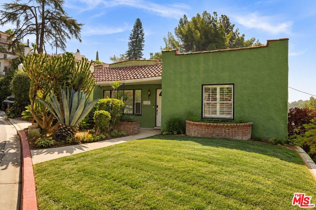 1540 Stanford Drive