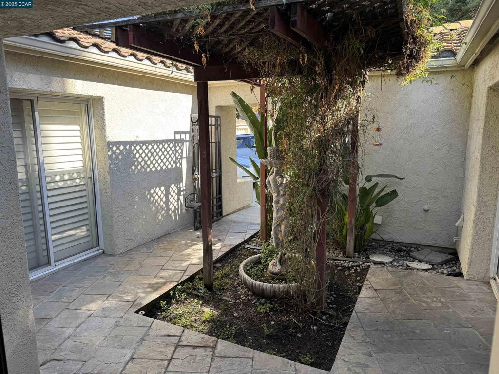 3735 Ignacio Cir