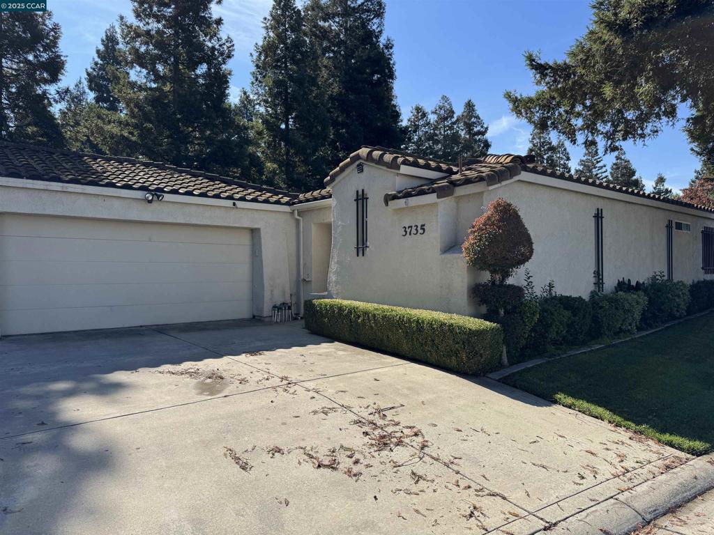 3735 Ignacio Cir