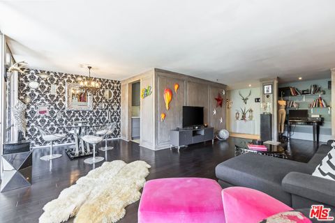 Photo of 848 N Kings Road #102, West Hollywood, CA 90069 (MLS # 26837625)