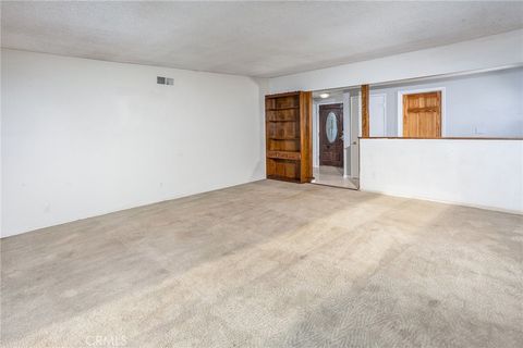 Photo of 7915 Owensmouth Ave, Canoga Park, CA 91304 (MLS # SR26015673)