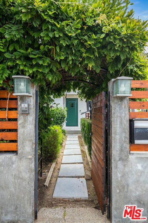 Photo of 3012 Bagley Avenue, Los Angeles, CA 90034 (MLS # 25621139)