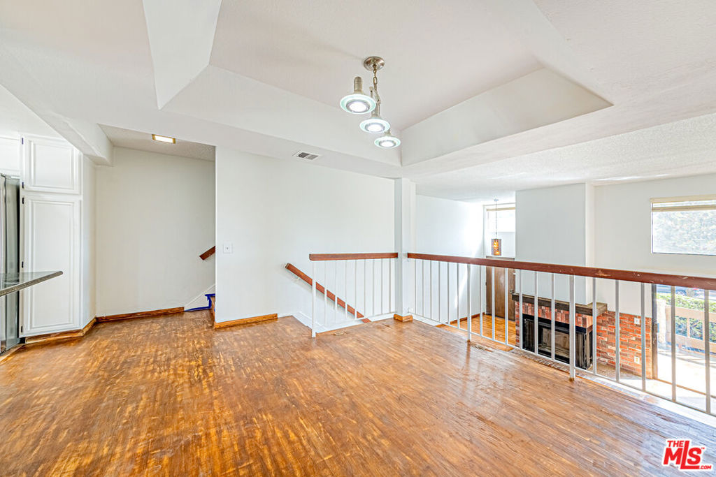 1045 Walnut Grove Avenue