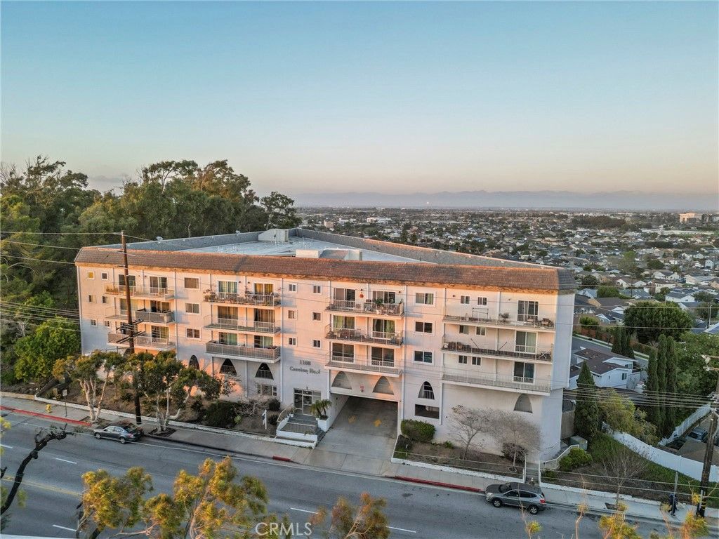 Photo of 1108 Camino Real Real #406, Redondo Beach, CA 90277 (MLS # SR26057352)