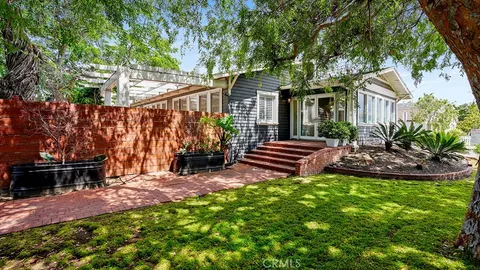 2197 Santa Ana Avenue, Costa Mesa, CA 92627 - MLS#: NP26092242