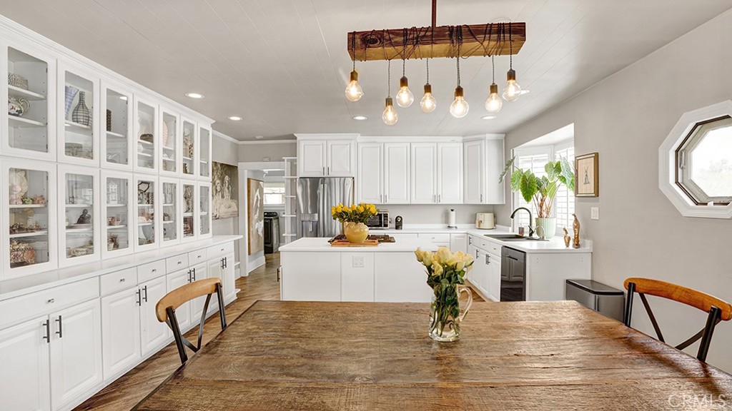 2197 Santa Ana Avenue