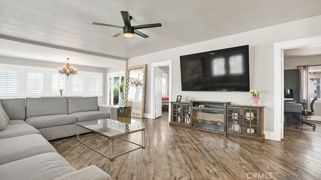 2197 Santa Ana Avenue