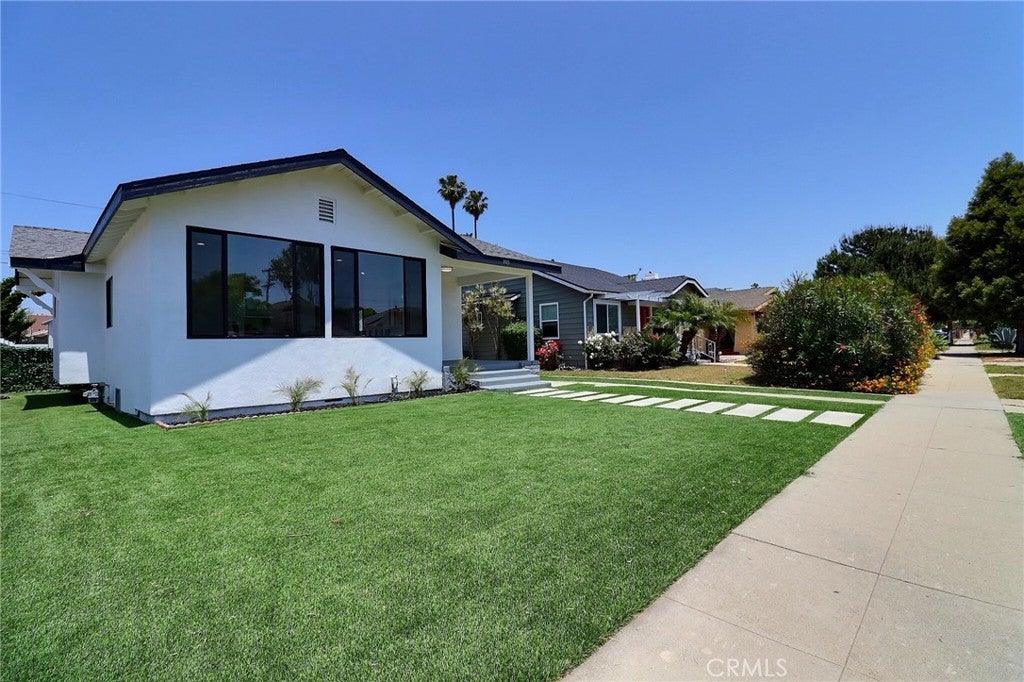 2015 W 42nd Place, Los Angeles CA 90062