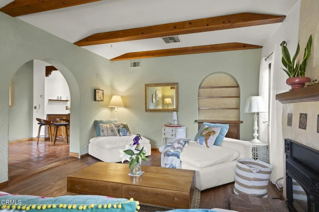 Ojai, California 93023, United States, 2 Bedrooms Bedrooms, ,2 BathroomsBathrooms,Residential,Contingent,104726