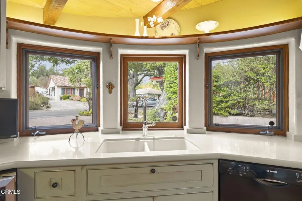 Ojai, California 93023, United States, 2 Bedrooms Bedrooms, ,2 BathroomsBathrooms,Residential,Contingent,104726