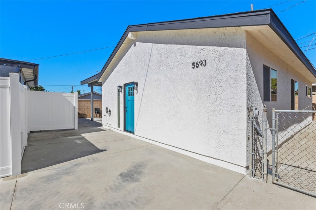 5693 Vonnie Lane