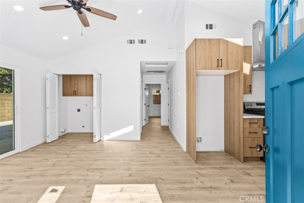 5693 Vonnie Lane