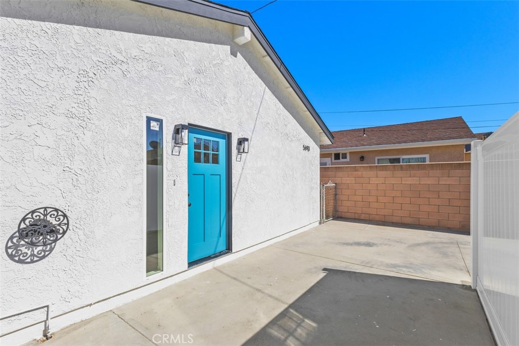 5693 Vonnie Lane
