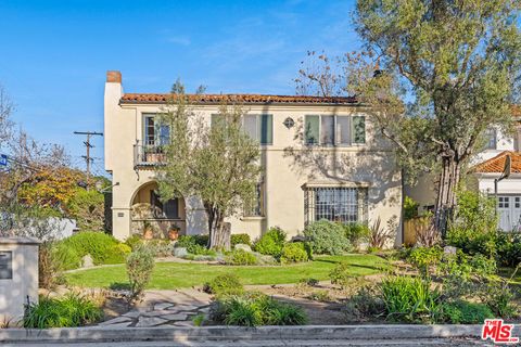 Photo of 200 S Anita Avenue, Los Angeles, CA 90049 (MLS # 25622911)