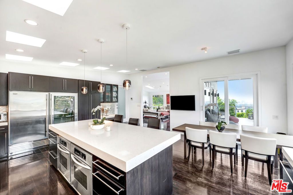 Photo of 1415 Summitridge Drive, Beverly Hills, CA 90210 (MLS # 25605181)