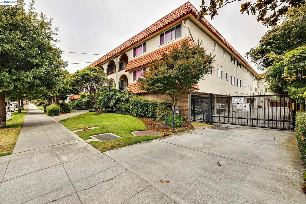 2133 Santa Clara Ave AVE