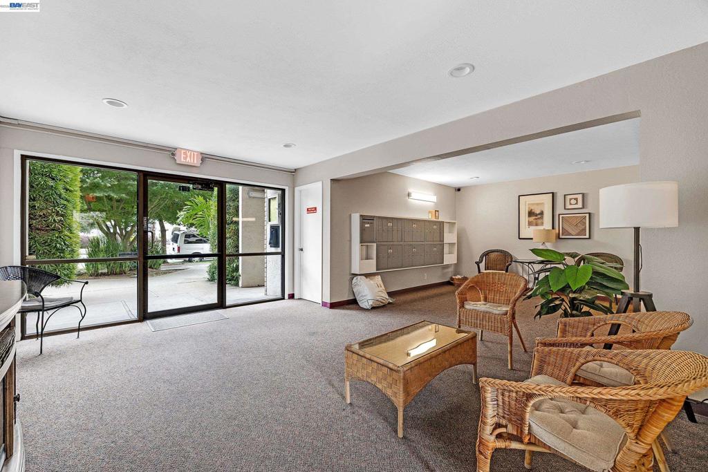 2133 Santa Clara Ave 328