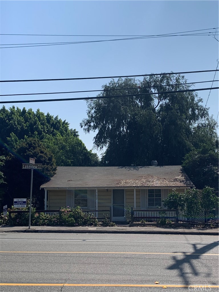5172 Lakeview Avenue
