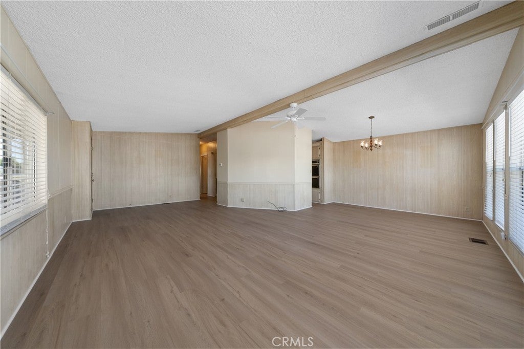 1300 W Menlo Avenue 170