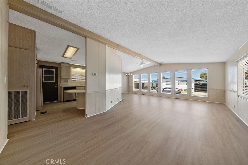 1300 W Menlo Avenue 170