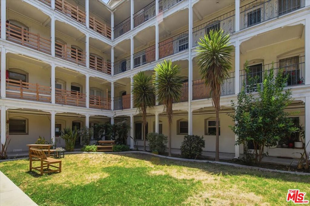 4125 S Figueroa Street 119, Los Angeles CA 90037