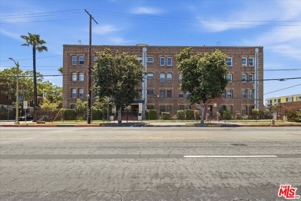 4125 S Figueroa Street