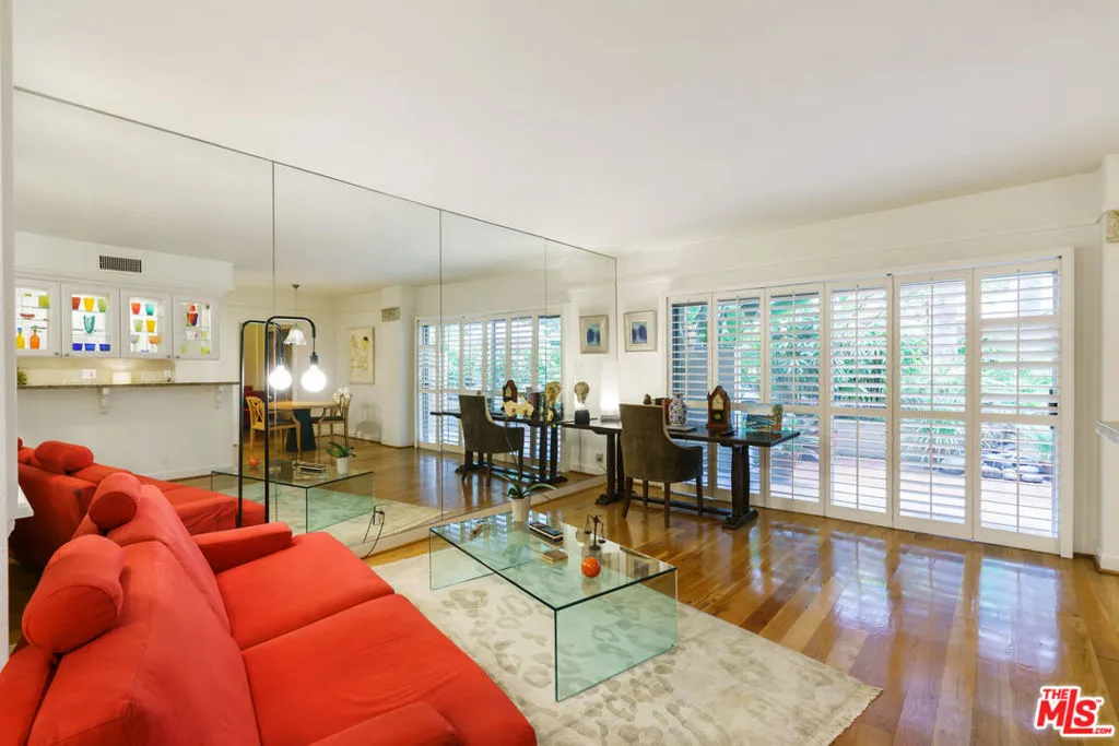 West Hollywood, California 90069, United States, 1 Bedroom Bedrooms, ,2 BathroomsBathrooms,Residential,Active,222376