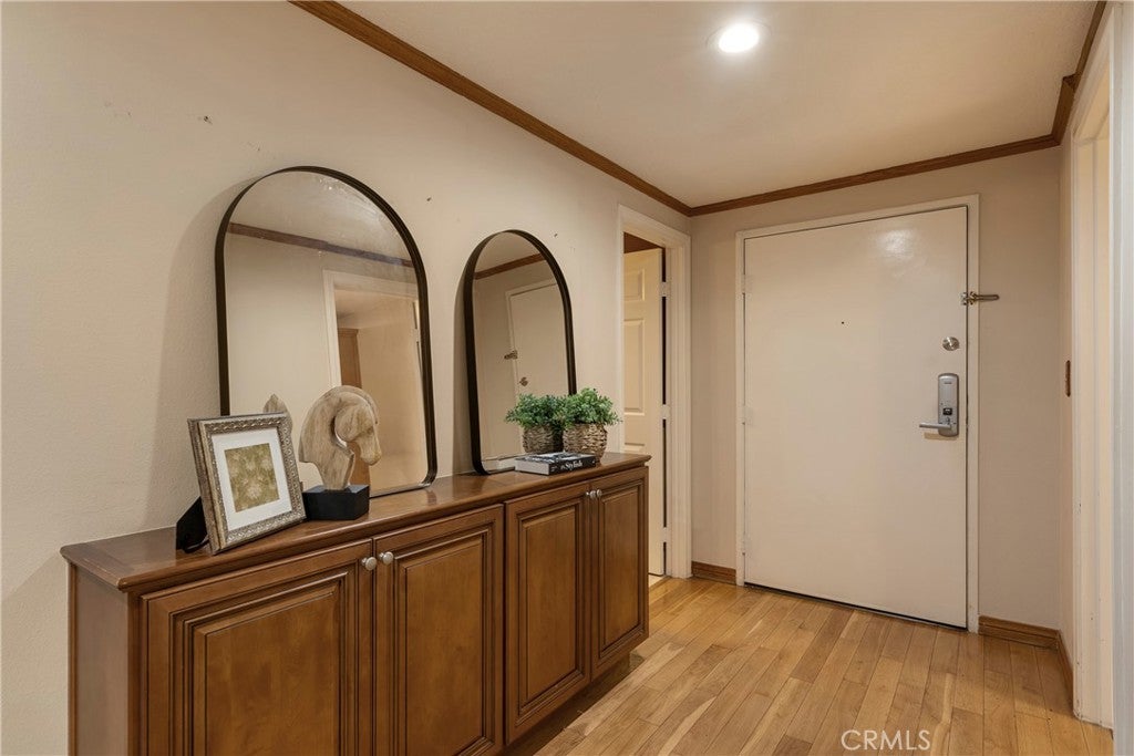 4444 Wilshire 102