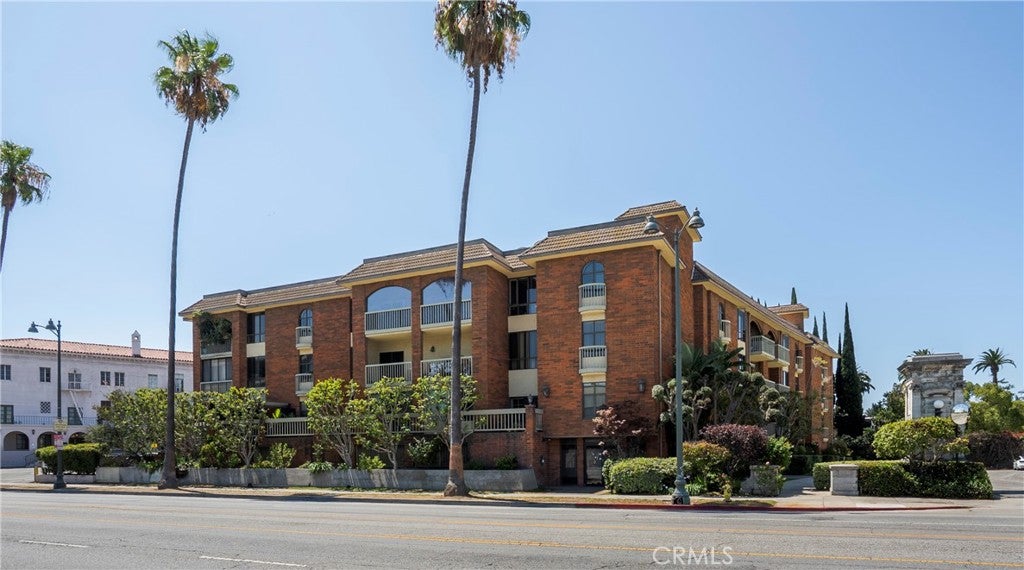 4444 Wilshire BLVD