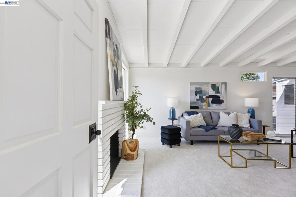1117 Poinciana Dr