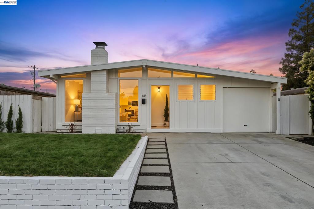 1117 Poinciana Dr