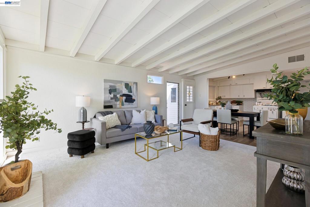 1117 Poinciana Dr