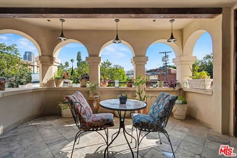 Photo of 10364 Almayo Avenue #304, Los Angeles, CA 90064 (MLS # 26662375)