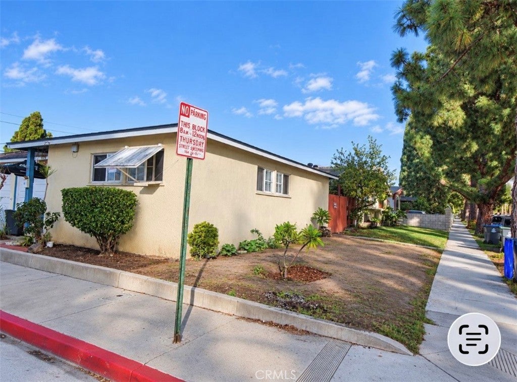213 S Baker