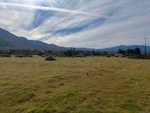 Photo of 844 Wells Fargo Trail Trl, Julian, CA 92036 (MLS # 260004922SD)