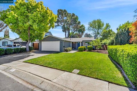 Photo of 1340 Sunshine Dr. Dr, Concord, CA 94520 (MLS # 41127805)