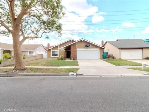 2318 W Moore Ave, Santa Ana, CA 92704 - MLS#: PW25196829