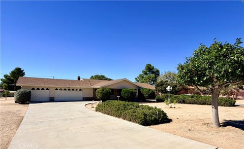 Photo of 15440 Mandan RD, Apple Valley, CA 92307 (MLS # SW26221698)