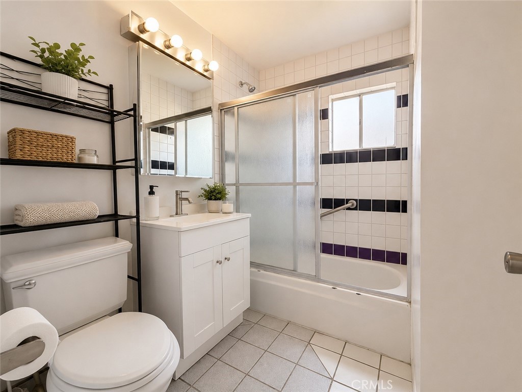 1546 W 223rd